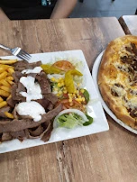 Дюрюн С Картошкой И Салатом Пицца С Дюруном